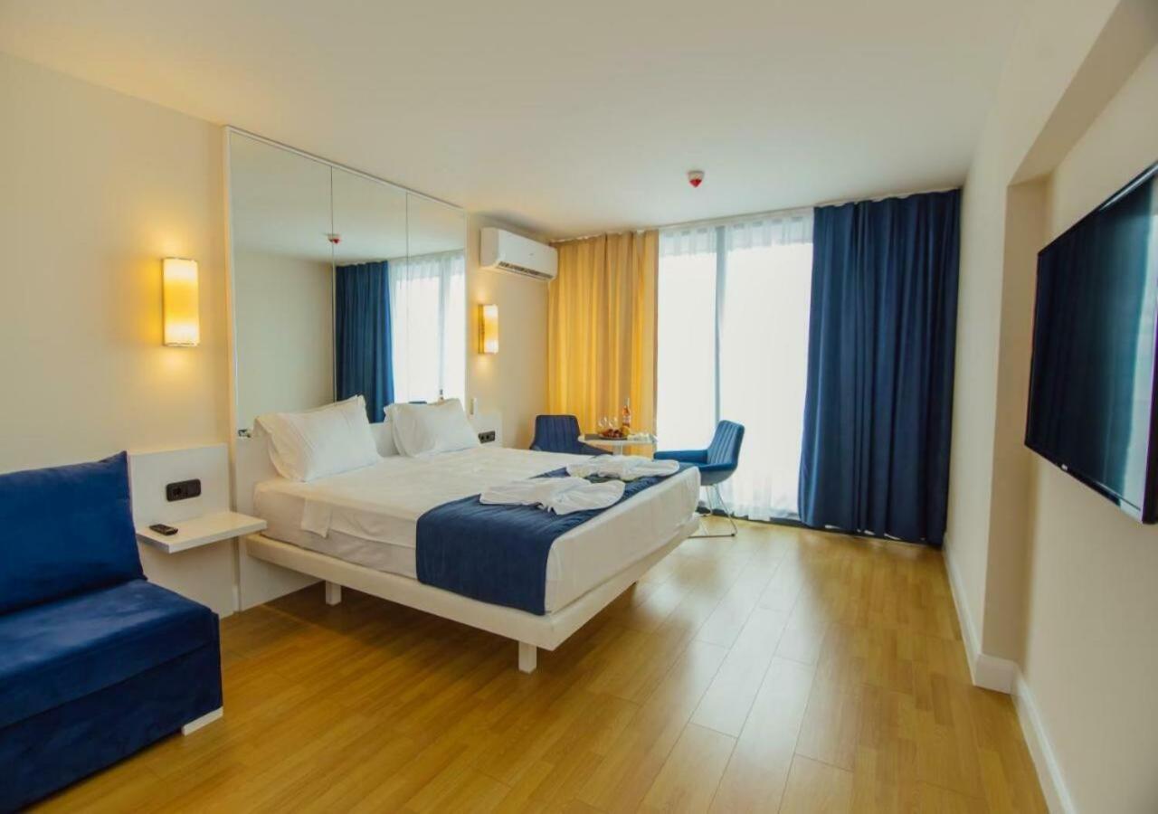 Aparthotel Orbi City Sea View Batumi Esterno foto