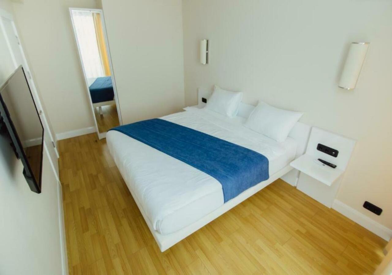 Aparthotel Orbi City Sea View Batumi Esterno foto